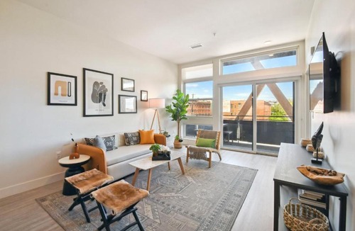 Highland House | Sunlit Escape | 1BR LoHi Loft | Balcony + Patio | Dog-Friendly