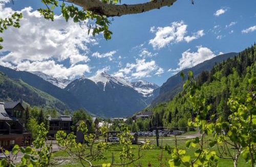 Telluride Apartment | Sunny Condo, Box Canyon Views, Pool & Hot Tub condo