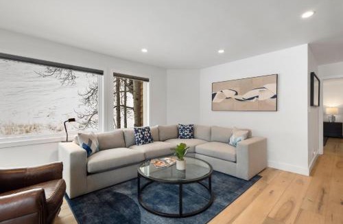 Telluride Apartment | Sunny Condo, Box Canyon Views, Pool & Hot Tub condo