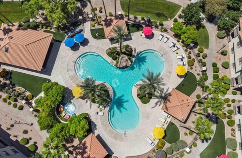 Tempe Apartment | Sunny Getaway Hot Tub & Gym ASU & Mill Ave