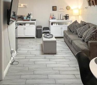 Phoenix Apartment | Sunny Guest Suite with large backyard - Pets Welcome
