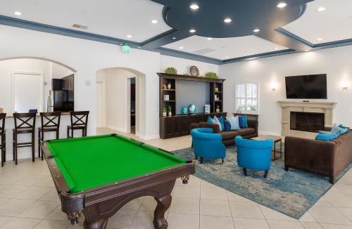 Marina del Rey Apartment | Sunny Marina Del Rey Apartment- Hot Tub, Game Room, BBQ, Projector