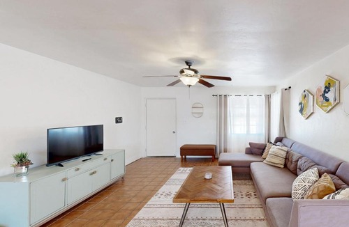 Rosemont West House | Sunny Oasis