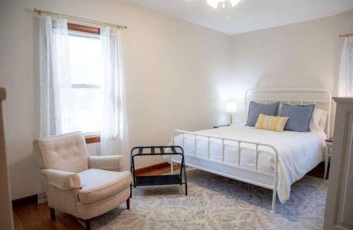Ames House | Sunny Side on Storm 3BR 3BA Retreat