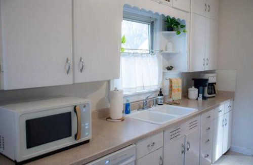 Ames House | Sunny Side on Storm 3BR 3BA Retreat