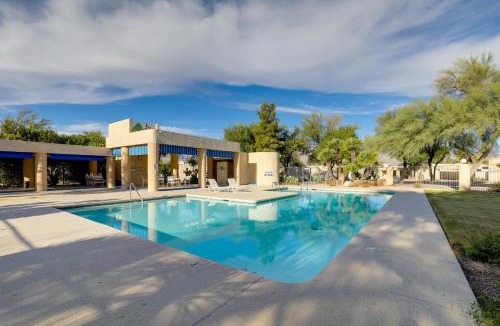 Tucson House | Sunny Tucson Townhome w/Patio & Mountain Views!
