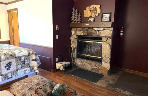 Estes Park Apartment | Sunnyside Knoll- 3 studio