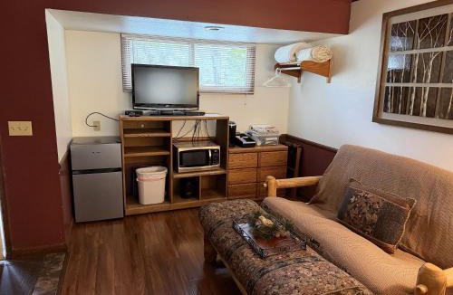 Estes Park Apartment | Sunnyside Knoll- 3 studio