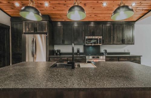 Eureka House | Sunrise Lookout on Carpenter Lake