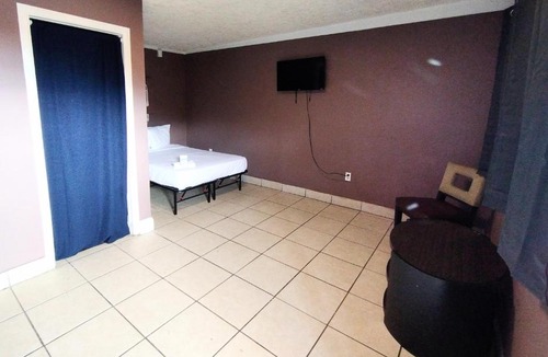 Whitney Hotel | Sunset Motel