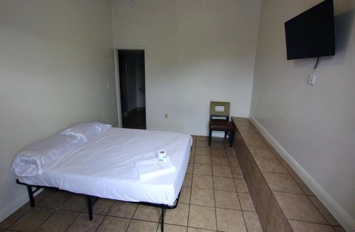 Whitney Hotel | Sunset Motel