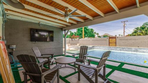 Camelback East House | Sunsets on 11th by AvantStay