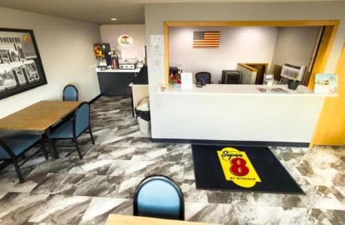Belle Fourche Hotel | Super 8 by Wyndham Belle Fourche SD