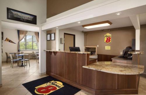 Bozeman Hotel | Super 8 by Wyndham Bozeman