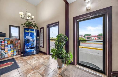 Cimarron Hills Hotel | Super 8 by Wyndham Colorado Springs Peterson Space Force