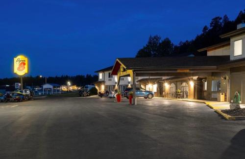 Custer Hotel | Super 8 by Wyndham Custer/Crazy Horse Area