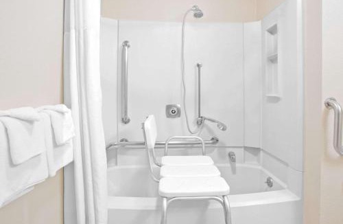 Havre Hotel | Super 8 by Wyndham Havre