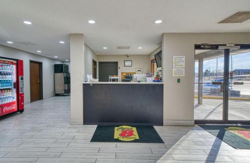 Hot Springs Hotel | Super 8 by Wyndham Hot Springs