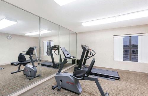 Jacksonville Hotel | Super 8 by Wyndham Jacksonville AR