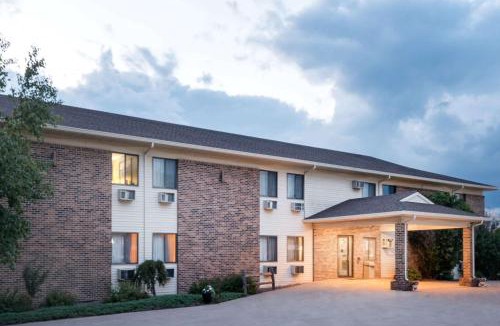 Milbank Hotel | Super 8 by Wyndham Milbank SD