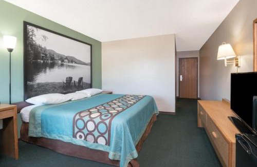 Milbank Hotel | Super 8 by Wyndham Milbank SD