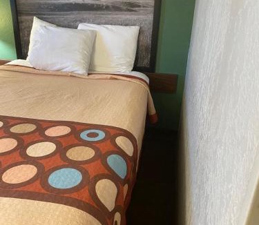 Pierre Hotel | Super 8 by Wyndham Pierre SD