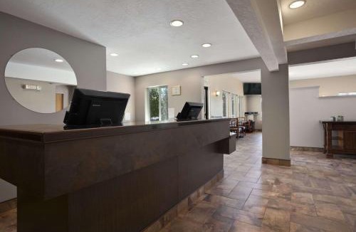 Pocatello Hotel | Super 8 by Wyndham Pocatello