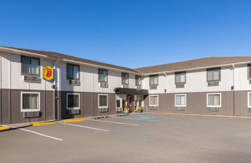 Rock Port Hotel | Super 8 by Wyndham Rock Port MO