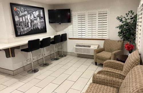Selma Hotel | Super 8 by Wyndham Selma/Fresno Area
