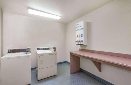 Show Low Hotel | Super 8 by Wyndham Show Low