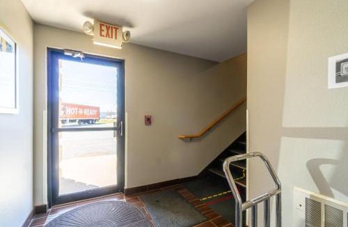 Sioux City Hotel | Super 8 by Wyndham Sioux City South