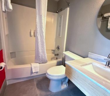 Windsor Hotel | Super 8 by Wyndham Windsor