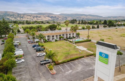 Morgan Hill Hotel | SureStay by Best Western Morgan Hill