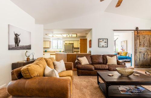Oak Creek House | Surrounding Red Rock Views, Close to Trails, Enjoy Local Wildlife!