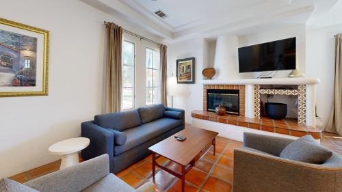 La Quinta Apartment | SV254 Spacious 2BR Spa Villa Retreat at LQ Resort