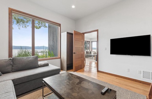 Bigfork House | Swan Lake House