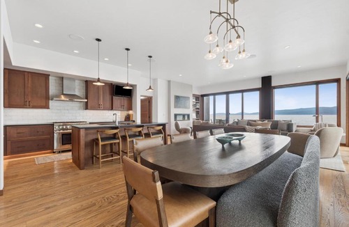 Bigfork House | Swan Lake House