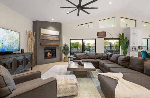 Hope House | Sweetwater Luxury Home - Pool Spa Volleyball & More