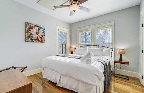 Buena Vista House | Swift Landing Steps from River & Local Hotspots
