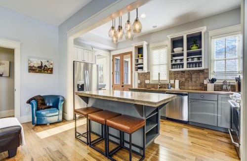 Buena Vista House | Swift Landing Steps from River & Local Hotspots