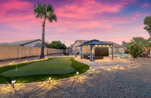 Surprise Farms House | Swim, Golf, Grill & Chill! Surprise Group Getaway