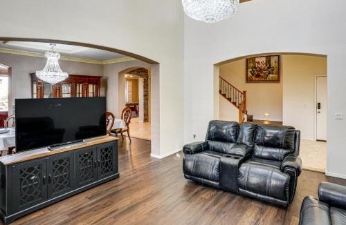 Palm Valley House | Swim-Up Bar & Games! Ultimate Goodyear Group Stay