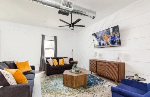 South Scottsdale House | Synergy - Pool Table - In the Middle of Old Town!