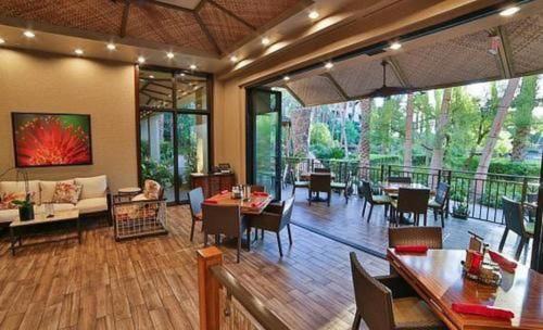 Las Vegas Resort | Tahiti Village Resort & Spa