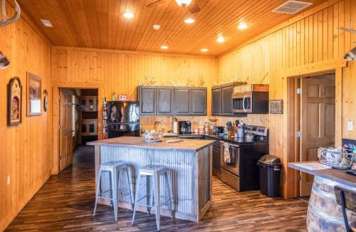 Huntsville Apartment | Tall Tine Lodge