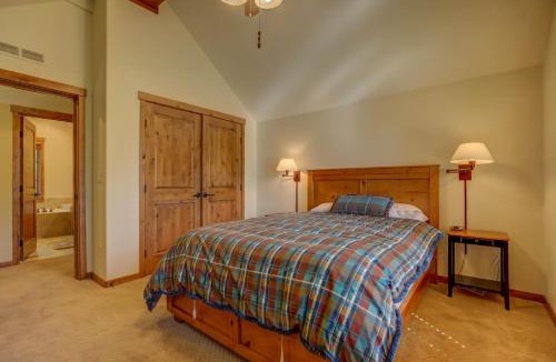 Tamarack Resort House | Tamarack Ski Resort Townhome - Elegant couple's retreat - Path to chairlift - Golf