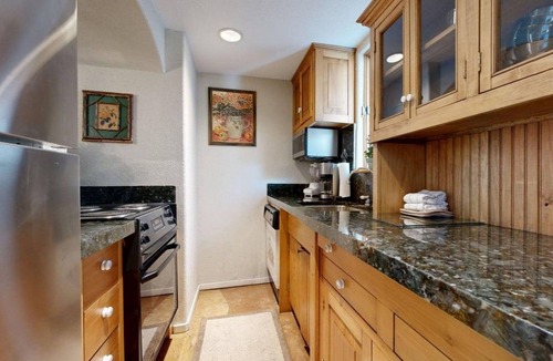 Snowmass Village Condo | Tamarack - Steps to the Slopes + ASE Transportation