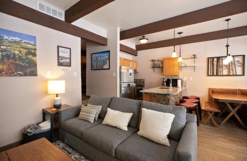 Warrior's Mark Apartment | Tamarisk Alpine Condo: Great Location, Pool/Hot Tub