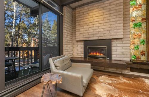 Warrior's Mark Apartment | Tamarisk MidCentury Modern Walk To Main Street And Slopes
