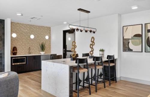 Tempe Apartment | Tempe Comfort, 1BR with Pool and Gym Near ASU
